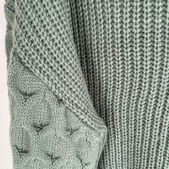 Sweater bundle - Picture 2 of 7